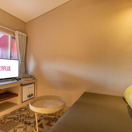 Pinkprivate Sanur - For Cool Adults Only Bed and Breakfast Eksteriør billede