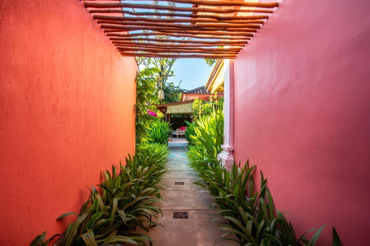 Pinkprivate Sanur - For Cool Adults Only Bed and Breakfast Eksteriør billede